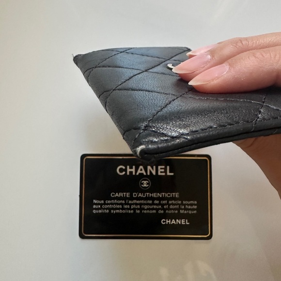 AUTHENTIC CHANEL BLACK LAMBSKIN CARD HOLDER - Picture 4 of 8